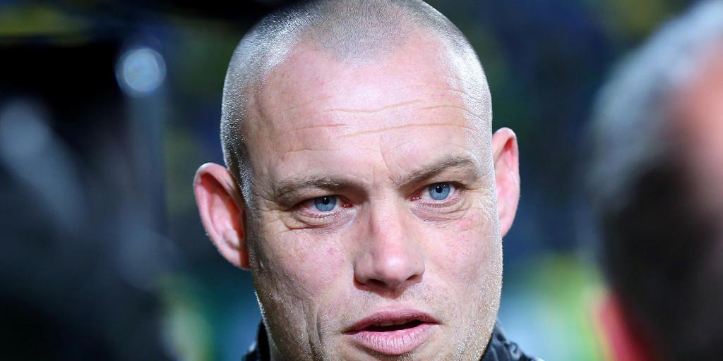 Hofland mogelijk langs de zijlijn bij MVV