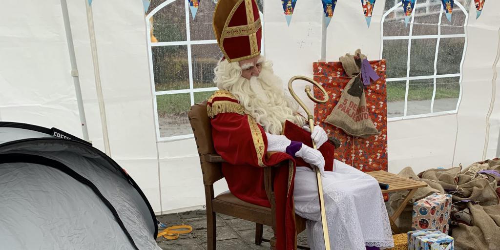 Sint doet op 25 november Oirsbeek aan