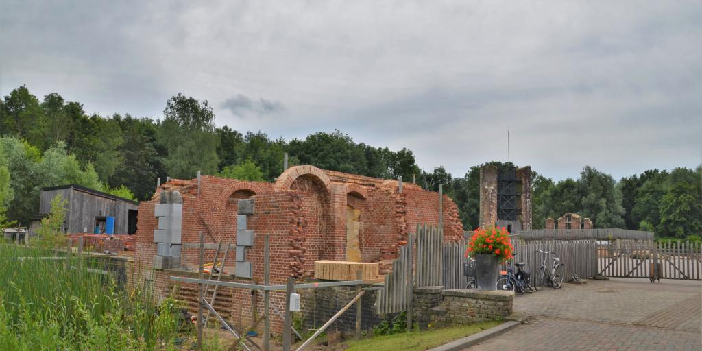 Afbouw poortgebouw Slot Schaesberg vertraagd