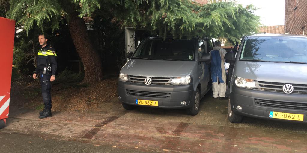 Veroordeelde 'doodskistman' Oirsbeek zit thuis in plaats van in cel