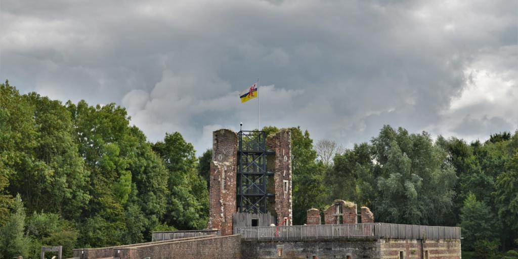 Gemeente Landgraaf wil ruïne Kasteel Schaesberg verkopen