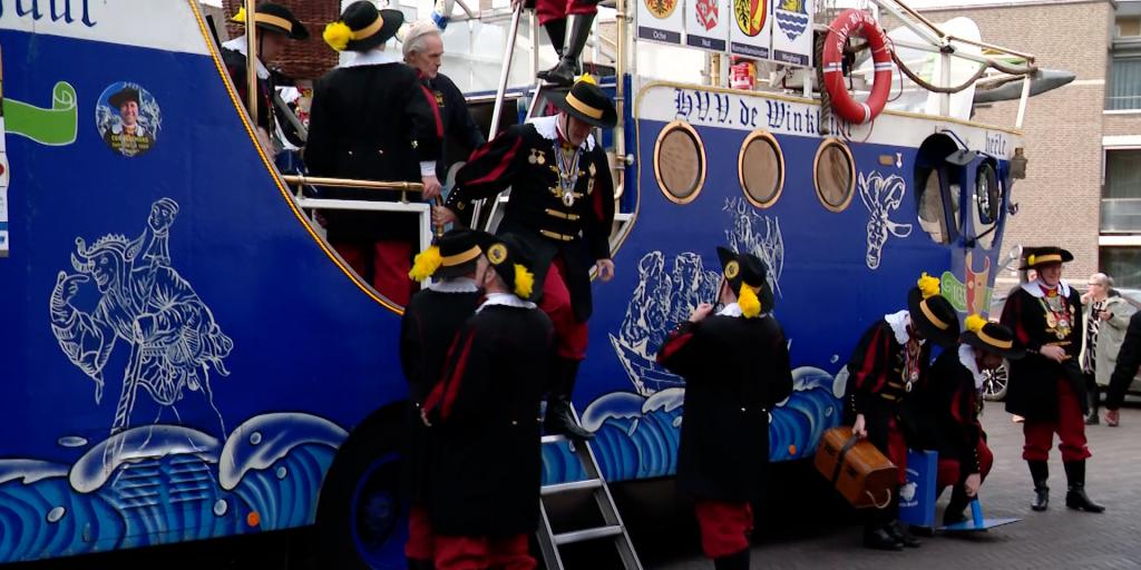 VIDEO: Blauw Sjuut doet als eerste Simpelveld aan
