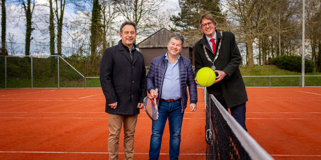 Nieuwe banen voor jubilerende tennisclub in Klimmen