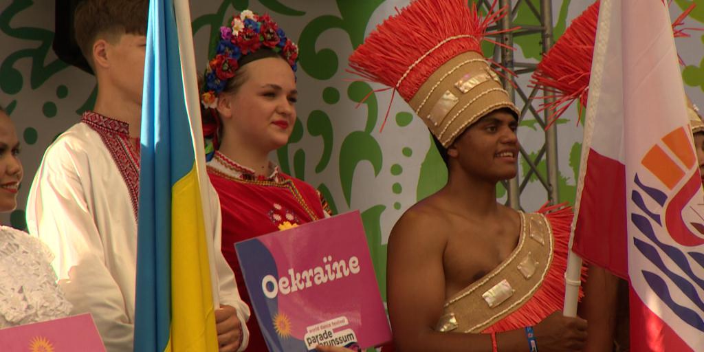 VIDEO: Worldfestival Parade Brunssum van start ondanks verzengende hitte