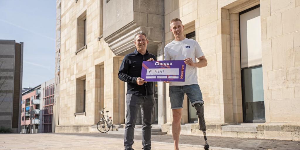 Handbiker Mitch Valize gehuldigd in Heerlen